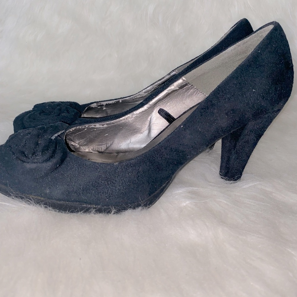 Women dress shoes